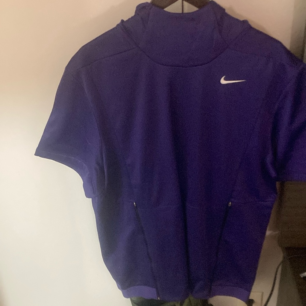 Nike therma hoodie L